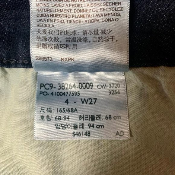 Signature by Levi Strauss Women's Mid-rise Short  Sz 27 - Picture 7 of 8